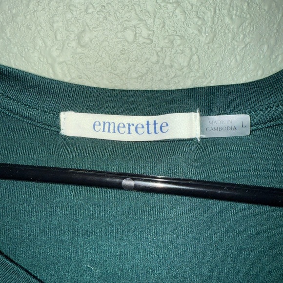 Dark Green Lace-Up Sleeve Top - Picture 2 of 3